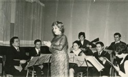 1973, солистка Л.Илюкович,ансамбль Г.И. Жихарев , В.М. Щербак, Б.И. Мацкевич, Л.В.Гниломёдов, Л.Г.Рогацкая, Г.В.Осмоловская, Л.Маевский